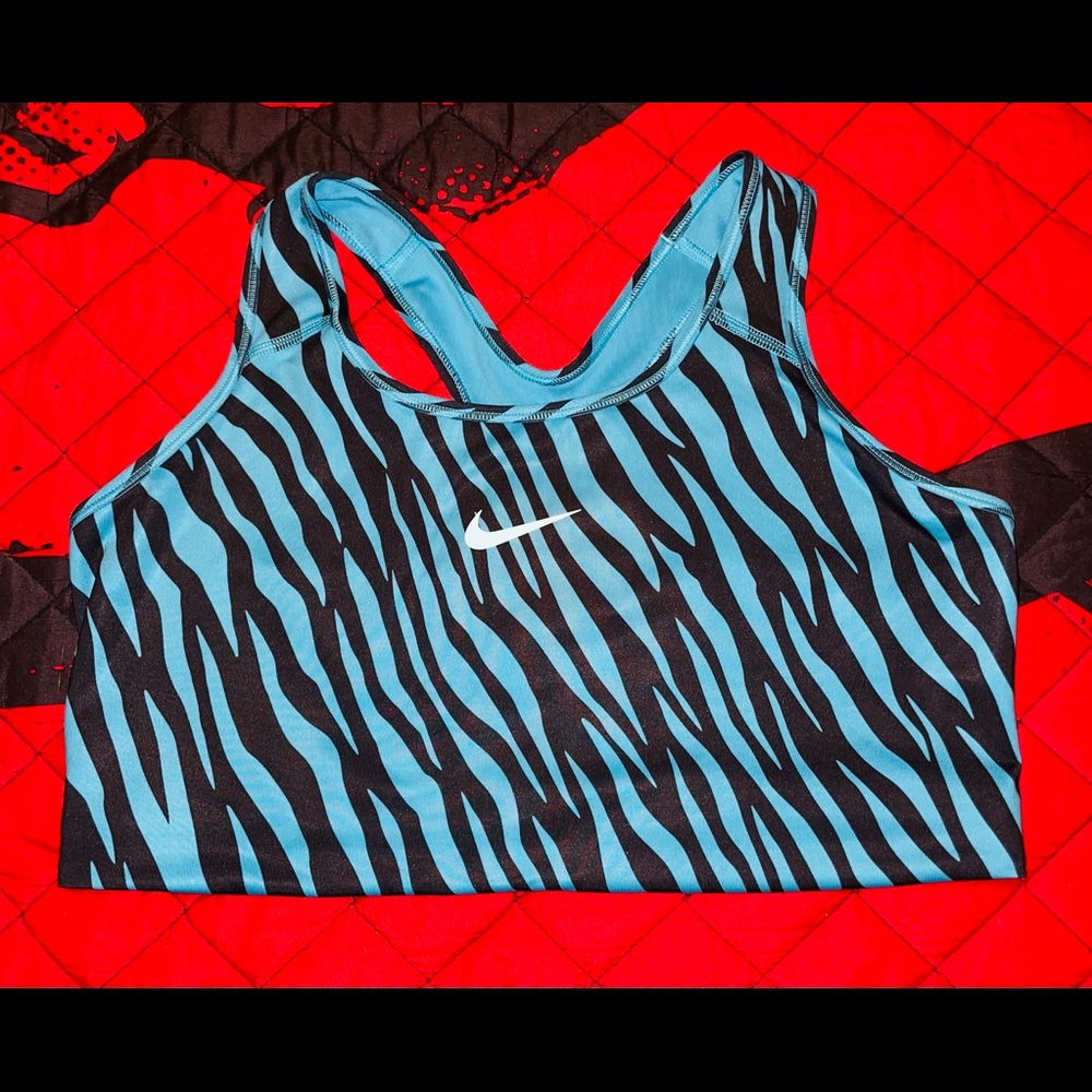 Nike Women's Swoosh Plus Size 1X Clash  Sports Bra